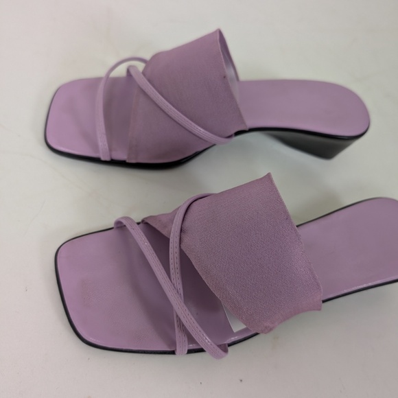 Vintage Purple and Black Sandals with Minimalist Design - Picture 5 of 10